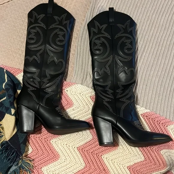Steve Madden Lincoln boots - Picture 2 of 5